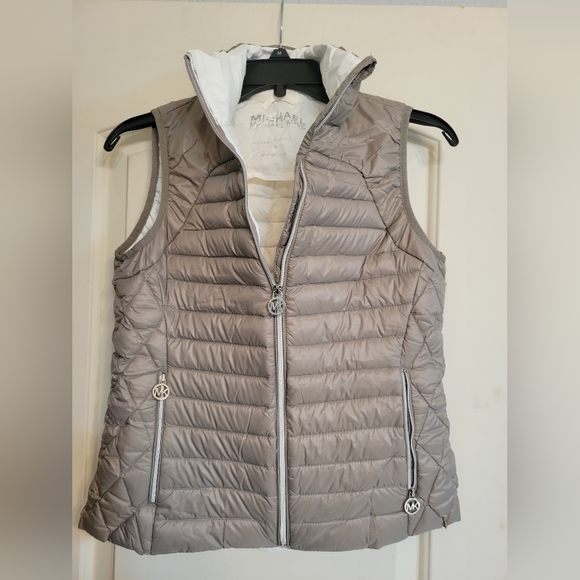Michael Kors Jackets & Blazers - Michael Kors Ultra Leightweight Down Puffer Vest